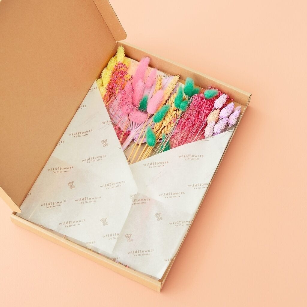 Droogbloemen in brievenbusdoos – pastel